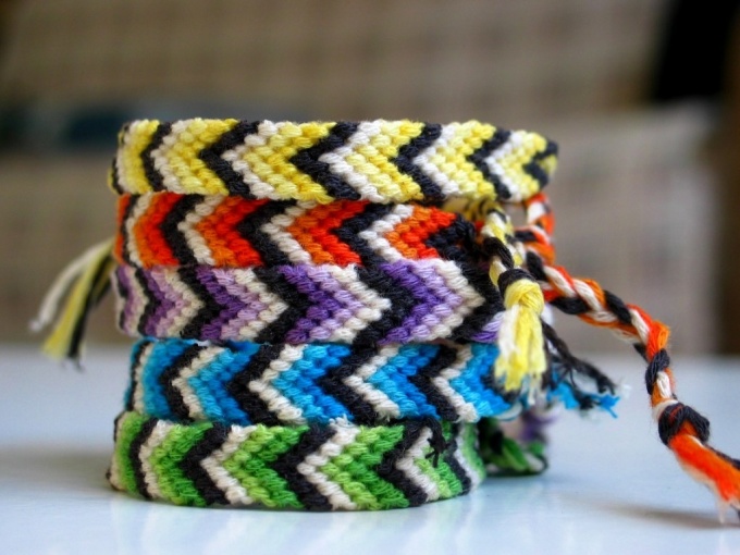 make two 6 color friendship bracelet | Fiverr