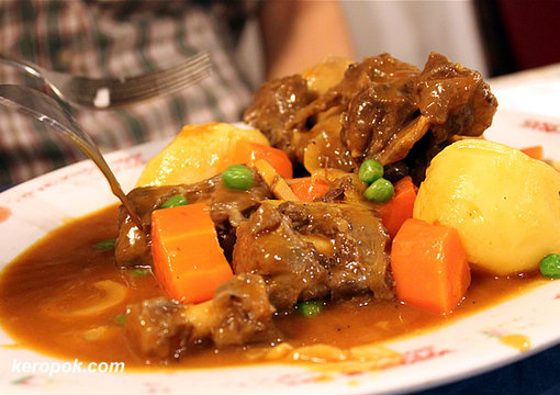 Puerto Rican Beef Oxtail Stew